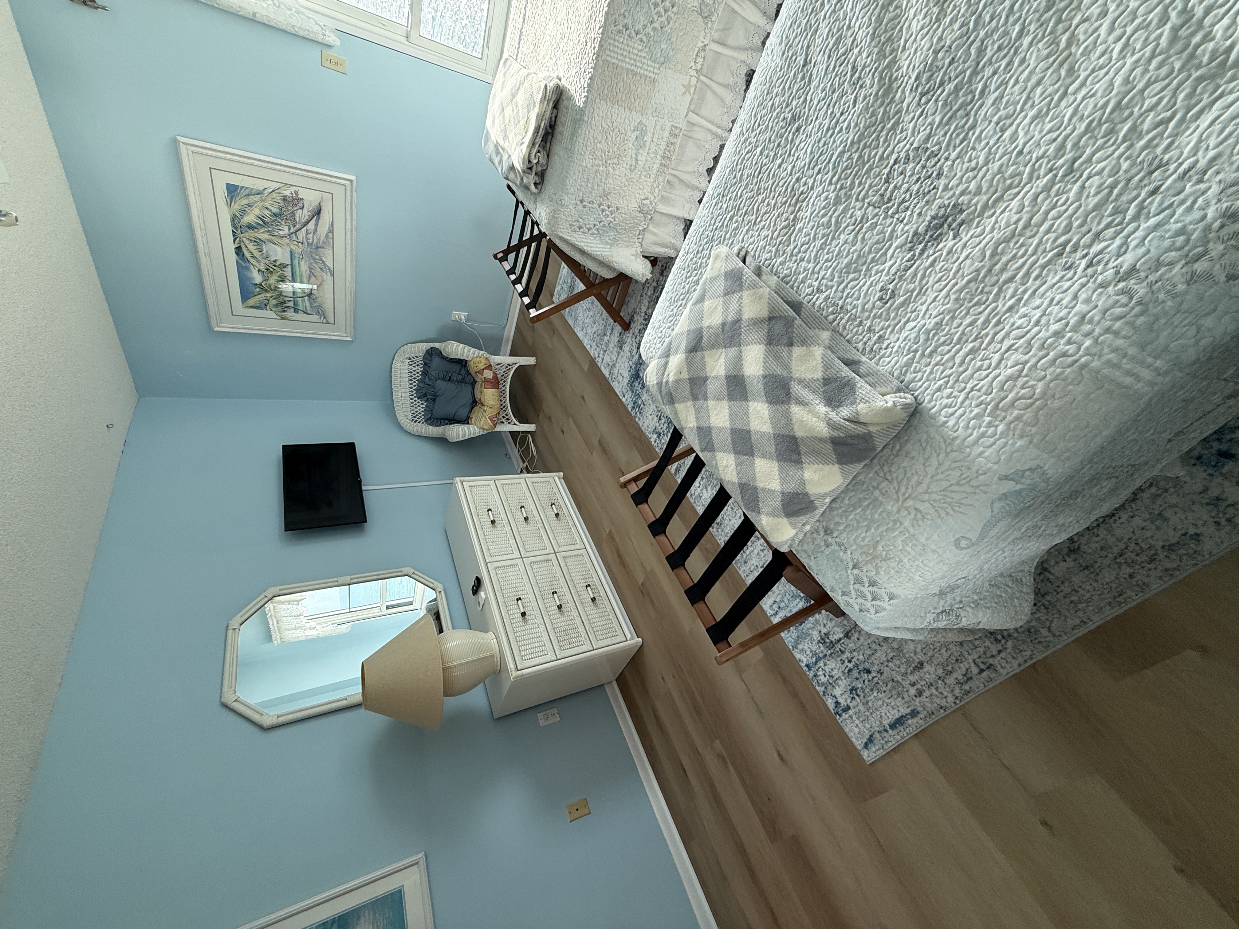 Guest bedroom dresser, mirror and lamp